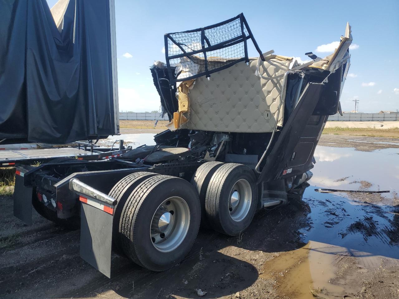 2022 Kenworth T680
