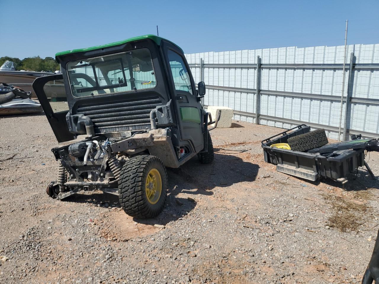 2025 John Deere Gator 875 R Utility Vehicle