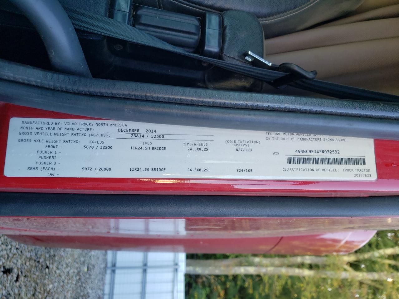 2015 Volvo VNL Semi Truck