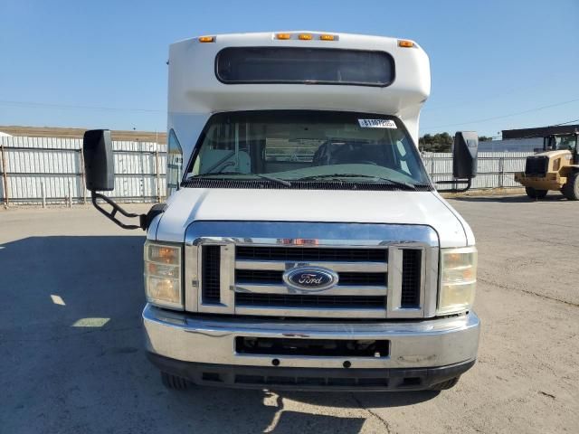 2008 Ford Econoline E450 Super Duty Cutaway Van