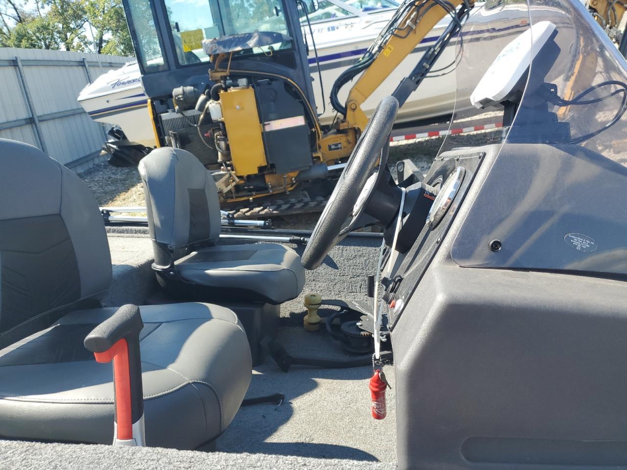 2021 Tracker Classic XL-Boat