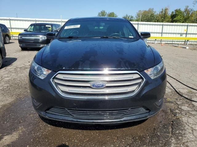 2018 Ford Taurus SEL