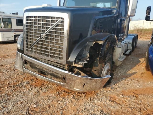 2010 Volvo VT Semi Truck