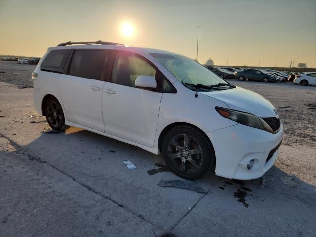 2011 Toyota Sienna Sport