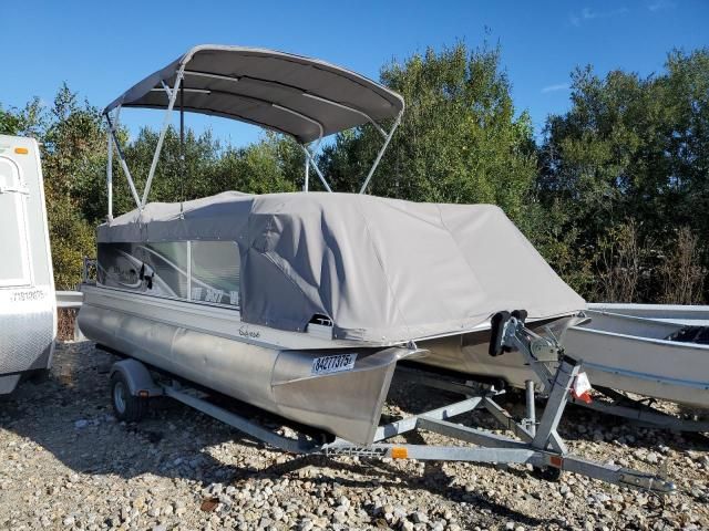2014 Apex Qwest LS 816-Boat