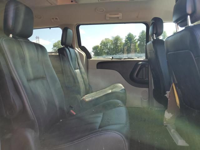 2016 Chrysler Town & Country Touring