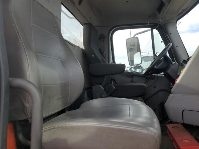 2015 Freightliner Business Class M2 Semi Truck