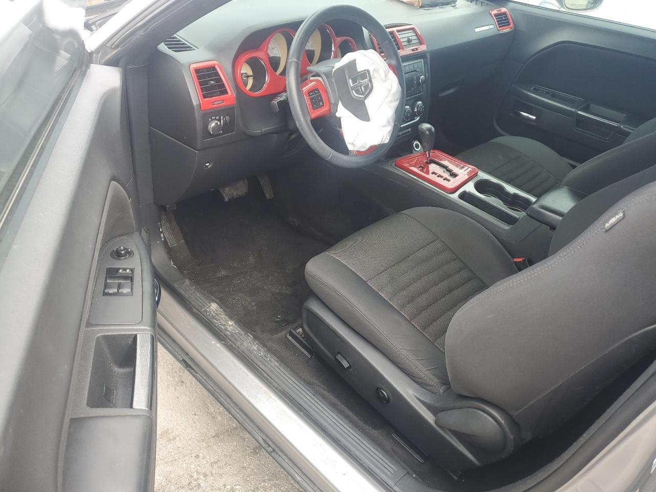 2014 Dodge Challenger sxt