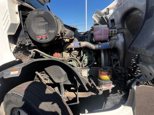 2021 Volvo 2021 Volv VN VNL-Trucks Semi Truck