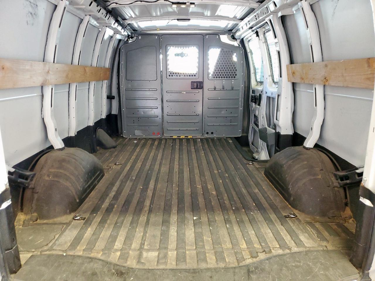 2017 Chevrolet Express G2500