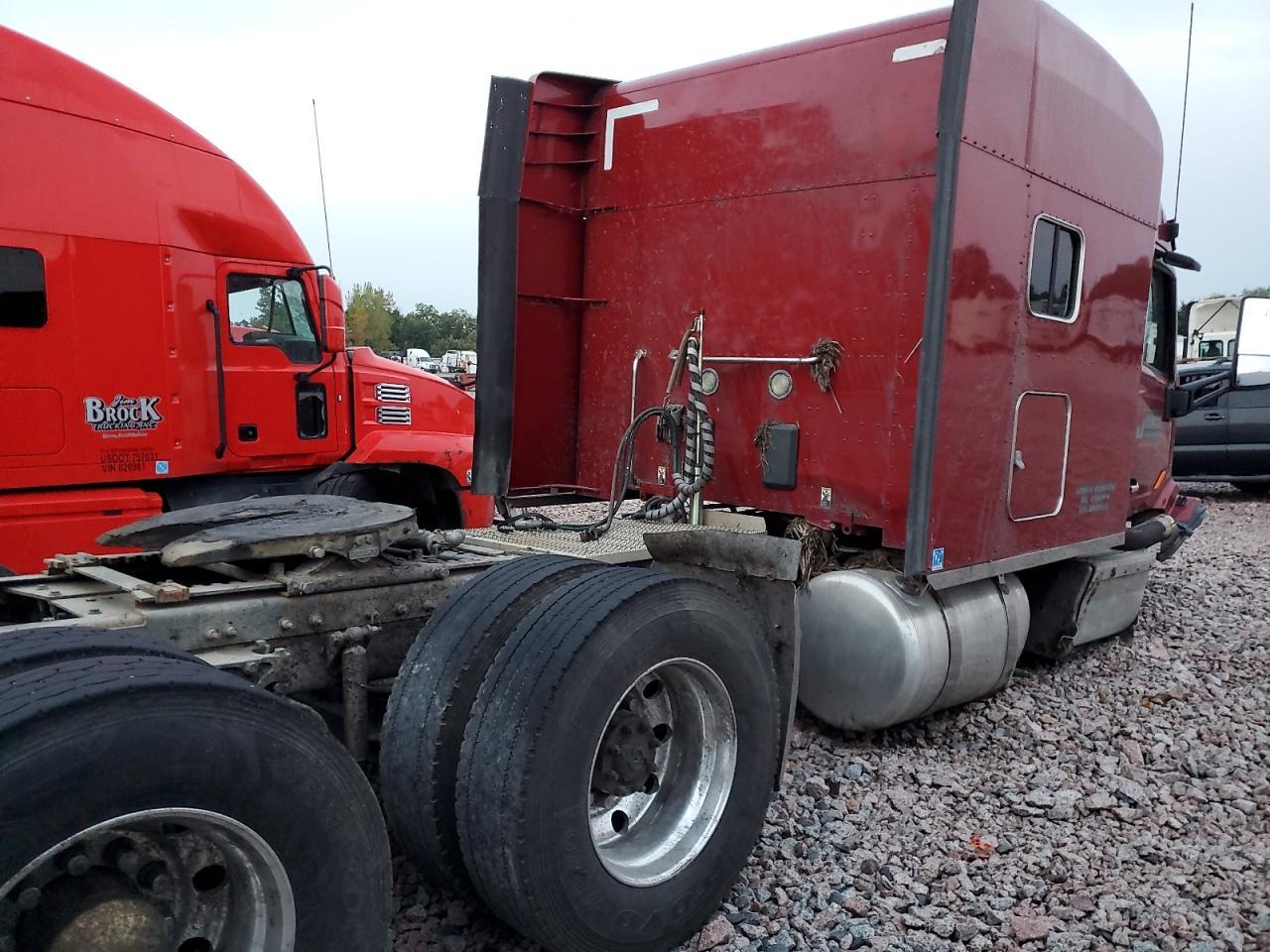2014 Peterbilt 579 Semi Truck