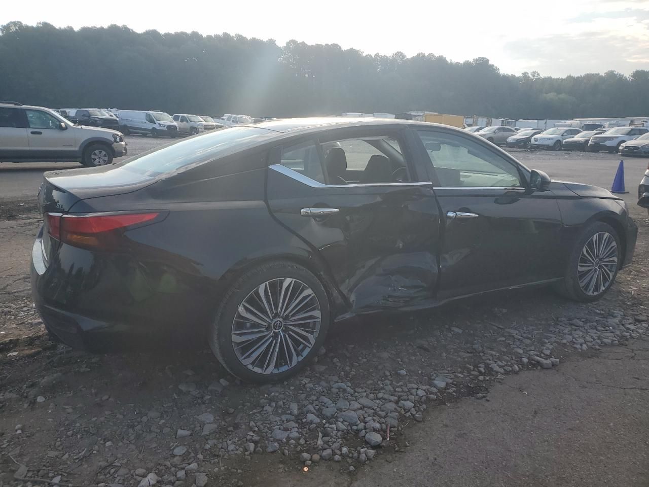 2025 Nissan Altima sl