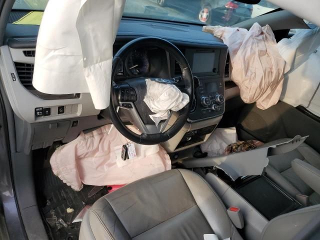 2016 Toyota Sienna XLE