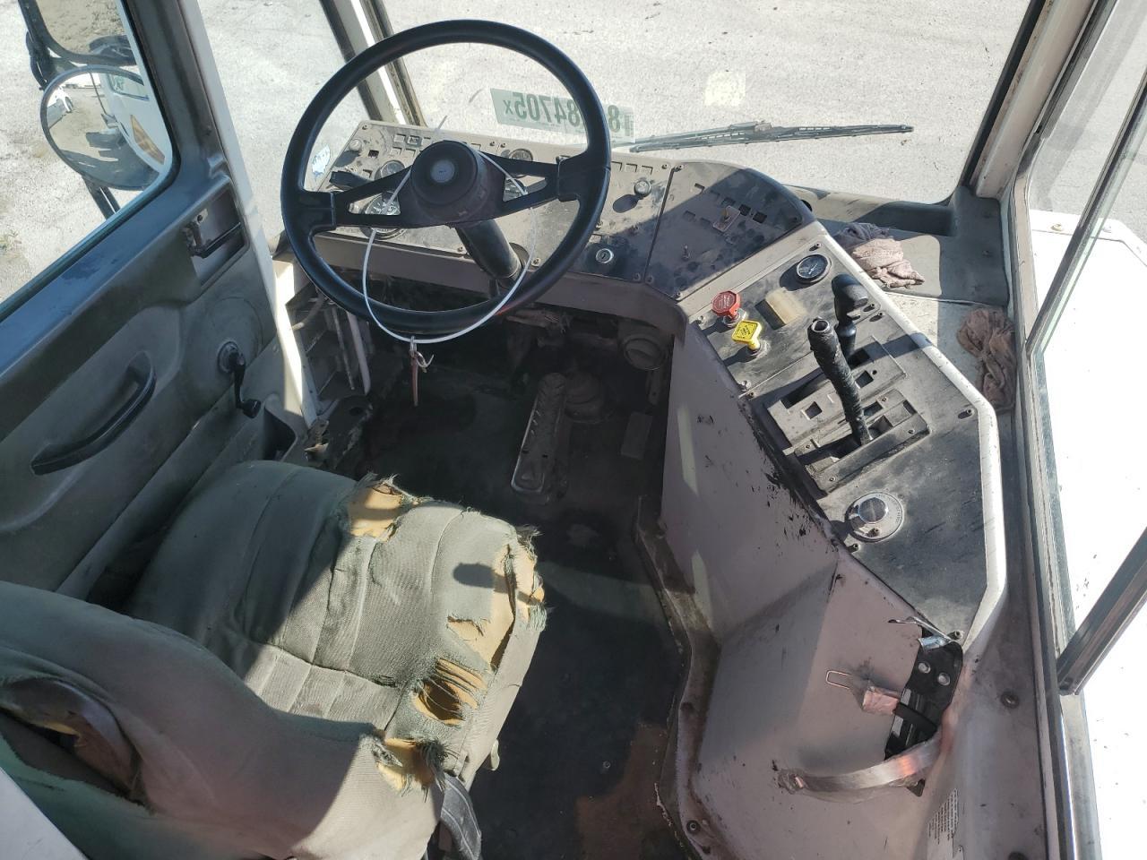 2006 Kalmar 2004 Kalmar 30 Yard Truck