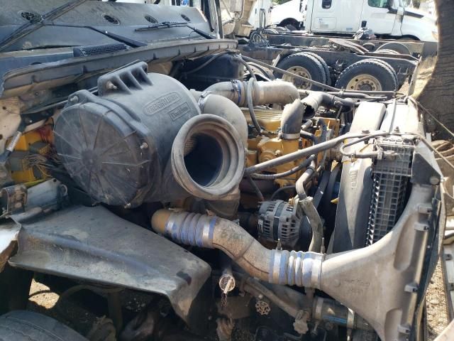 2000 Freightliner FL112 Semi Truck