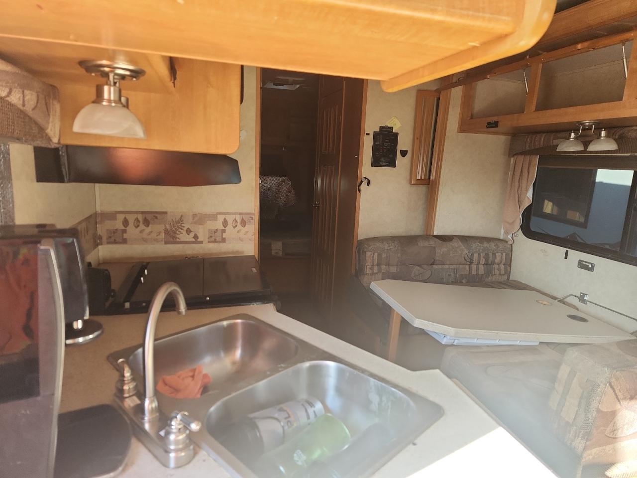 2007 Forest River Sunseeker M-3100SS