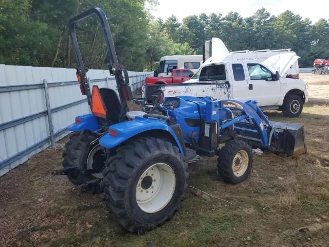2004 New Holland Tractor