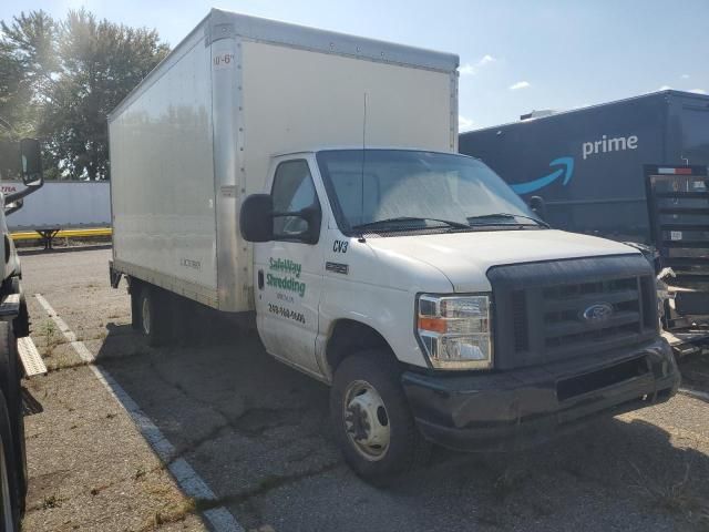 2018 Ford Econoline E350 Super Duty Cutaway Van