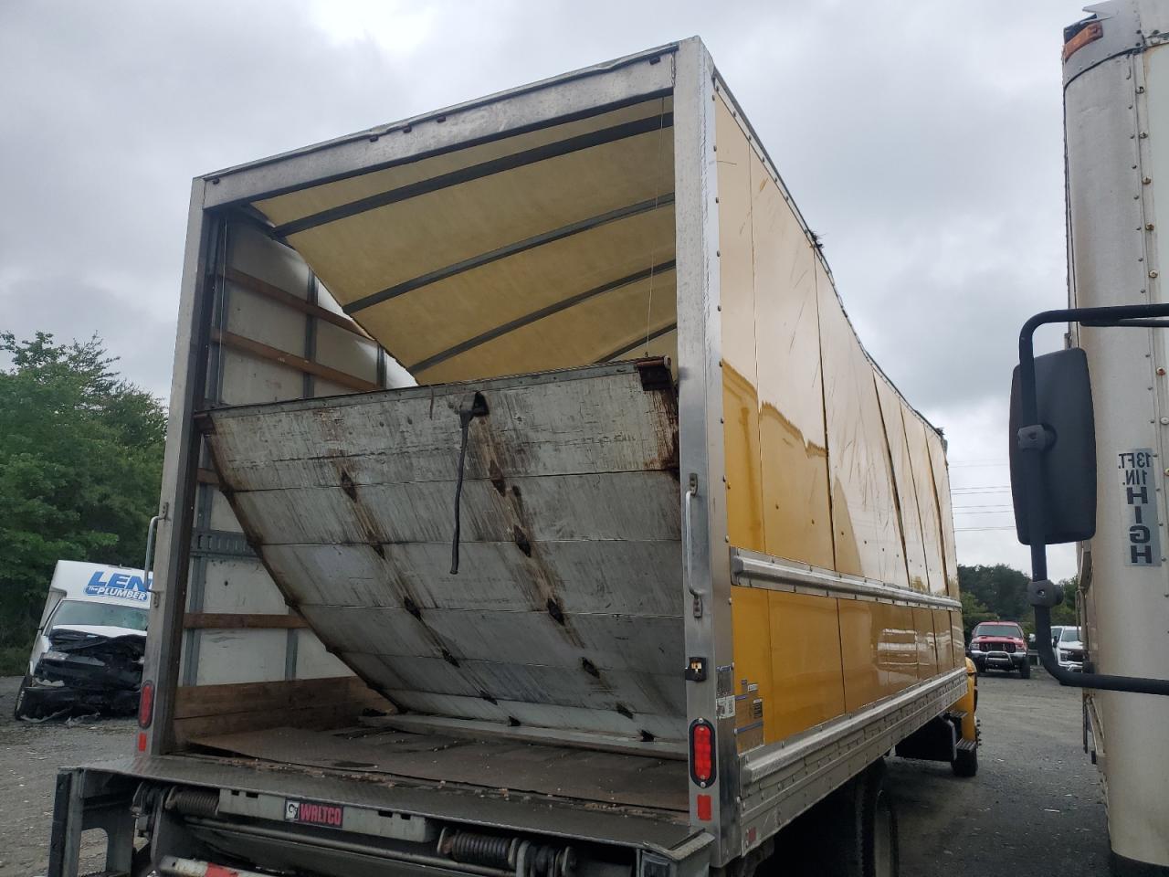 2018 International 4300 BOX Truck