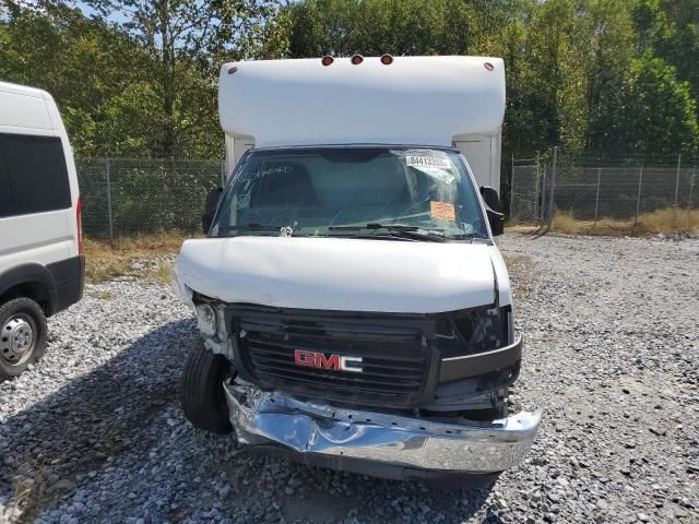 2017 GMC Savana Cutaway G3500