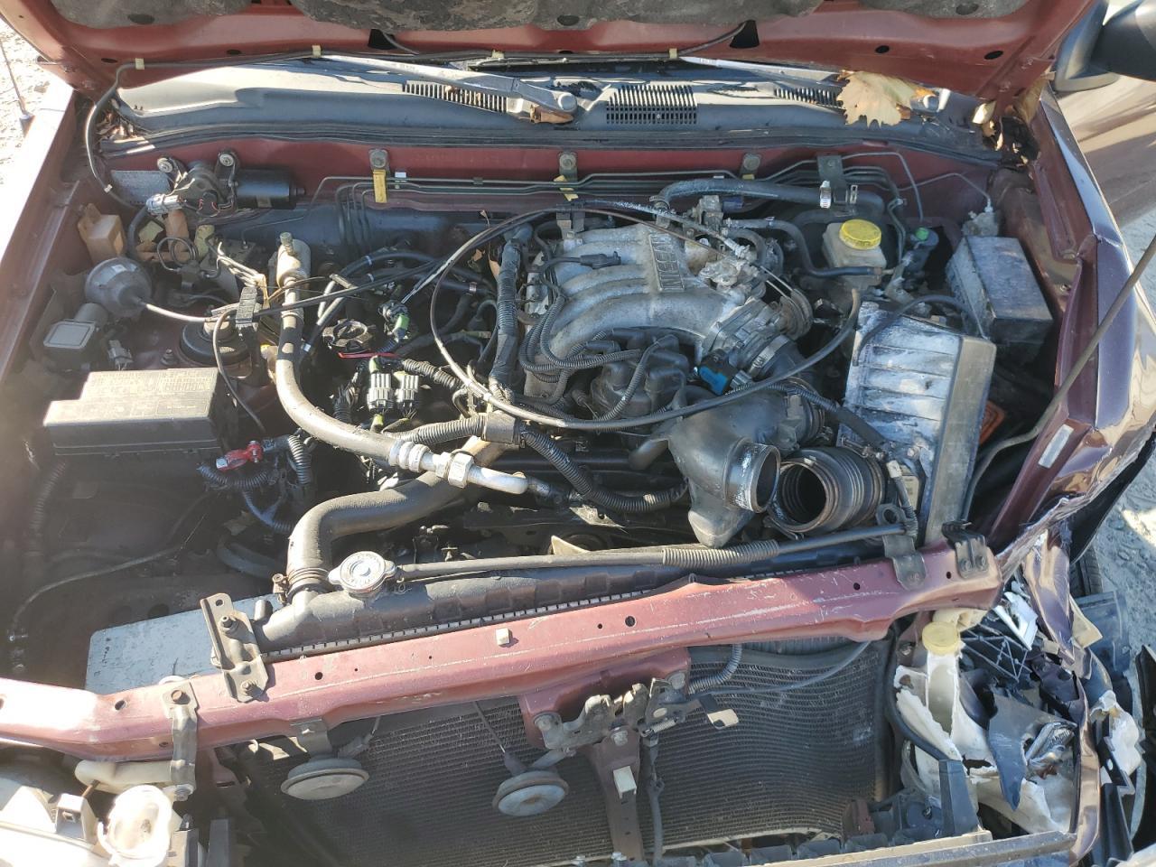 1998 Nissan Pathfinder xe