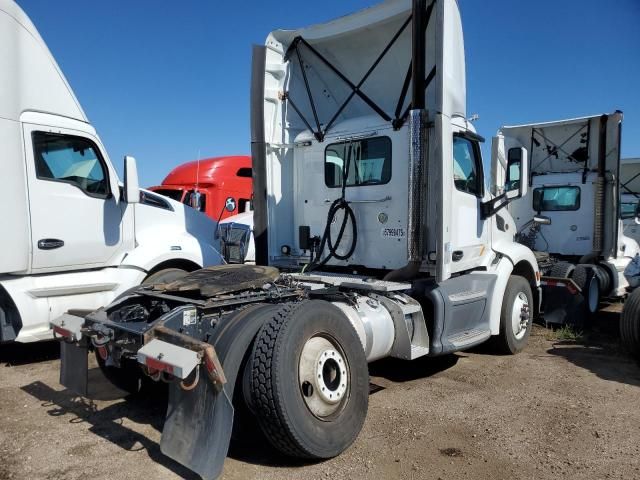 2017 Peterbilt Tractor 2017 Peterbilt 579 Semi Truck