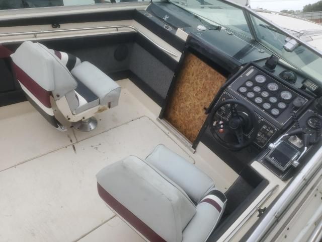 1985 Formula 272 LS-Boat