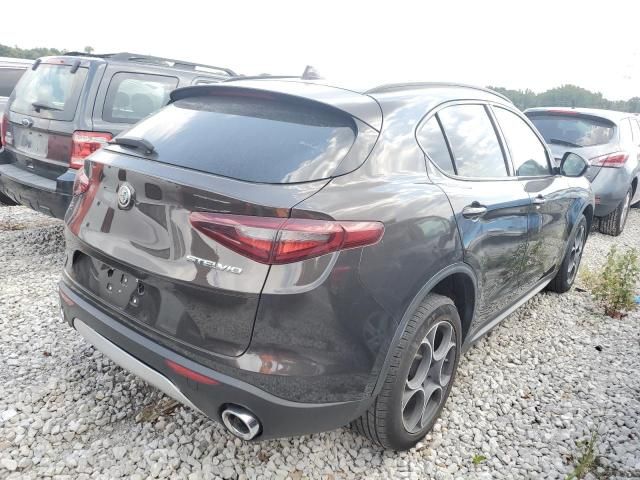 2018 Alfa Romeo Stelvio Sport