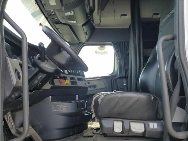 2021 Freightliner Cascadia 126 Semi Truck