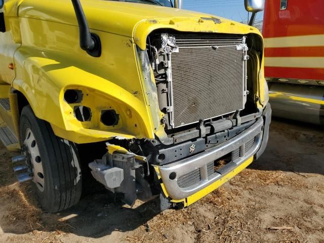 2013 Freightliner Cascadia Semi Truck