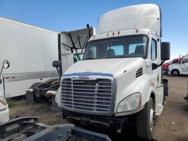 2015 Freightliner Cascadia Semi Truck