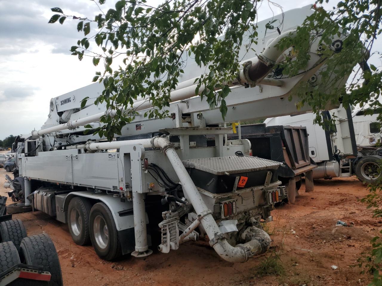2015 Mack 600 Concrete Pump Truck