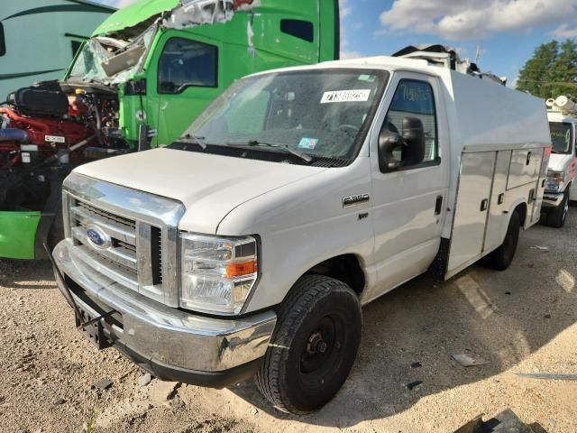 2019 Ford Econoline E350 Super Duty Cutaway Van