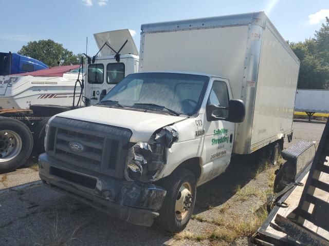 2018 Ford Econoline E350 Super Duty Cutaway Van