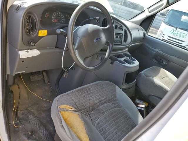 2003 Ford Econoline E450 Super Duty Cutaway Van