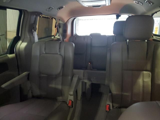 2012 Chrysler Town & Country Touring L