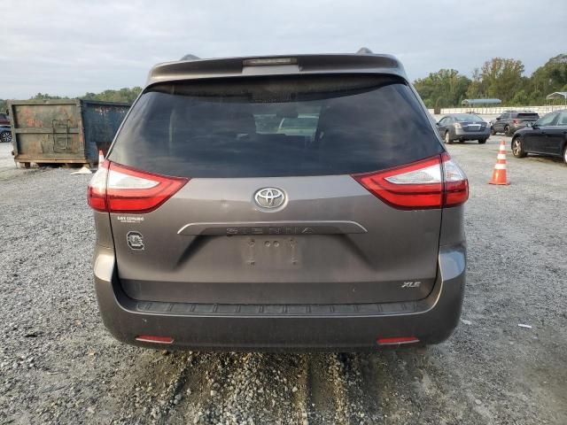 2016 Toyota Sienna XLE
