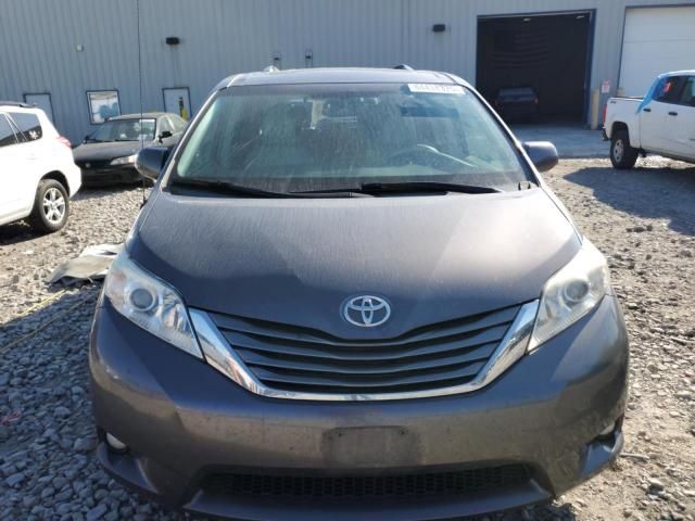 2014 Toyota Sienna XLE
