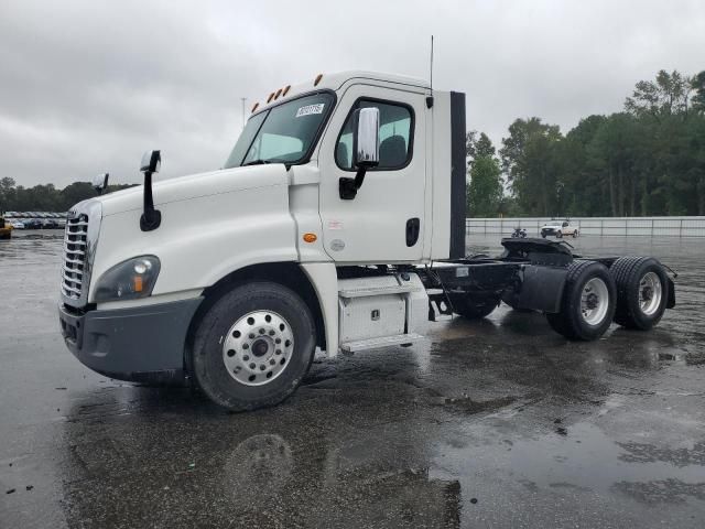 2018 Freightliner Cascadia 125 Semi Truck