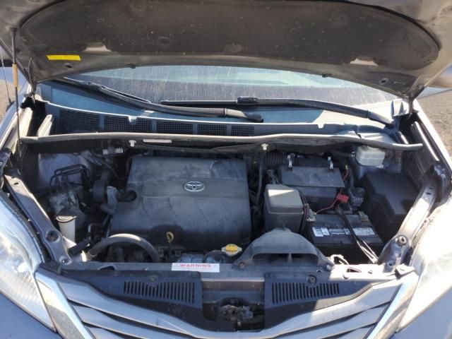 2014 Toyota Sienna XLE