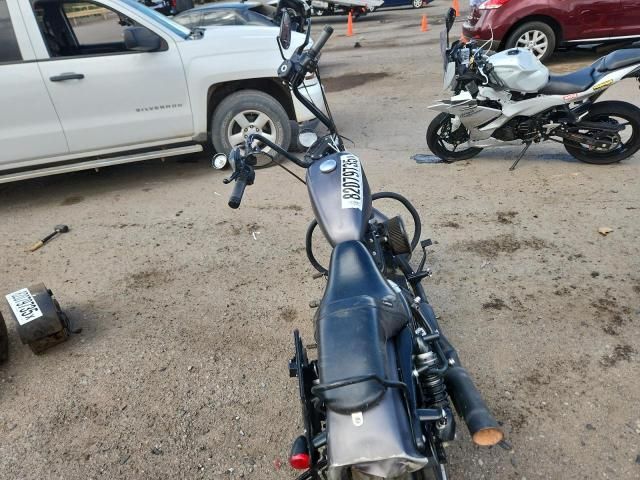2016 Harley-Davidson XL883 Iron 883