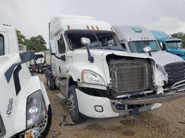 2015 Freightliner Cascadia Semi Truck