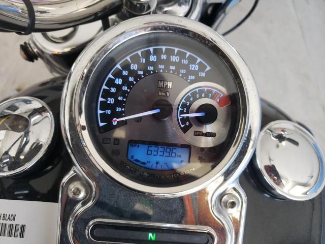 2013 Harley-Davidson FLD Switchback
