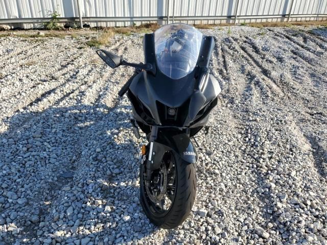 2025 Yamaha YZFR7