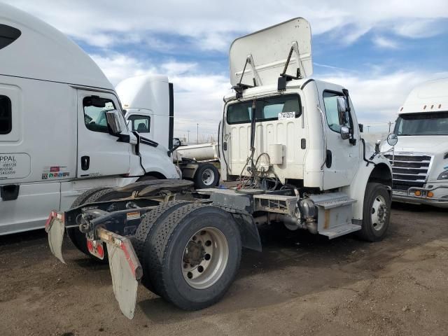 2015 Freightliner Business Class M2 Semi Truck