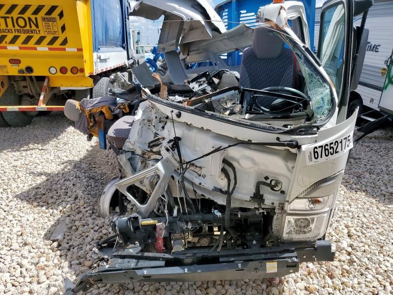 2023 Isuzu NPR HD
