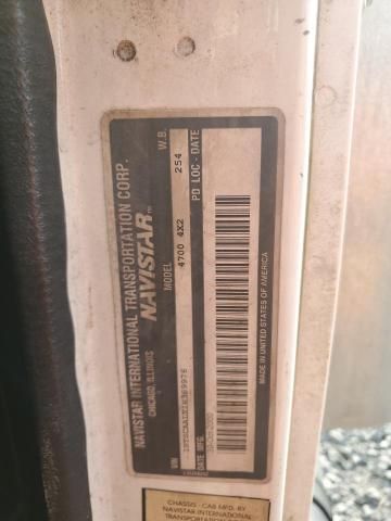 2001 International 4000 4700
