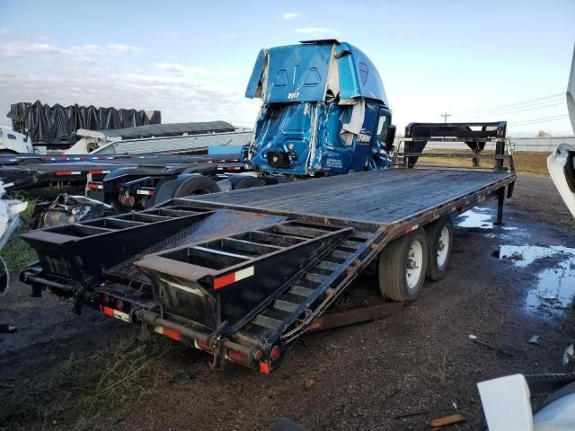 2015 Diamond T 10225SWF Equipment Trailer
