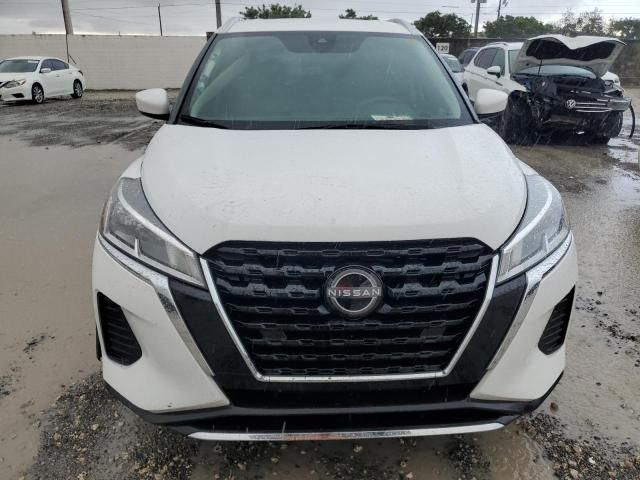 2023 Nissan Kicks SV