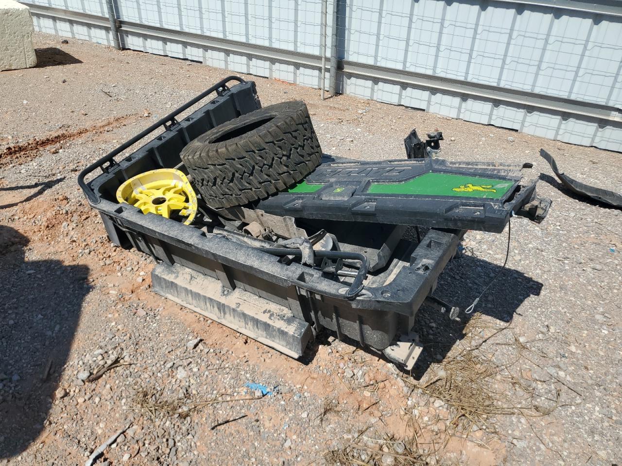 2025 John Deere Gator 875 R Utility Vehicle